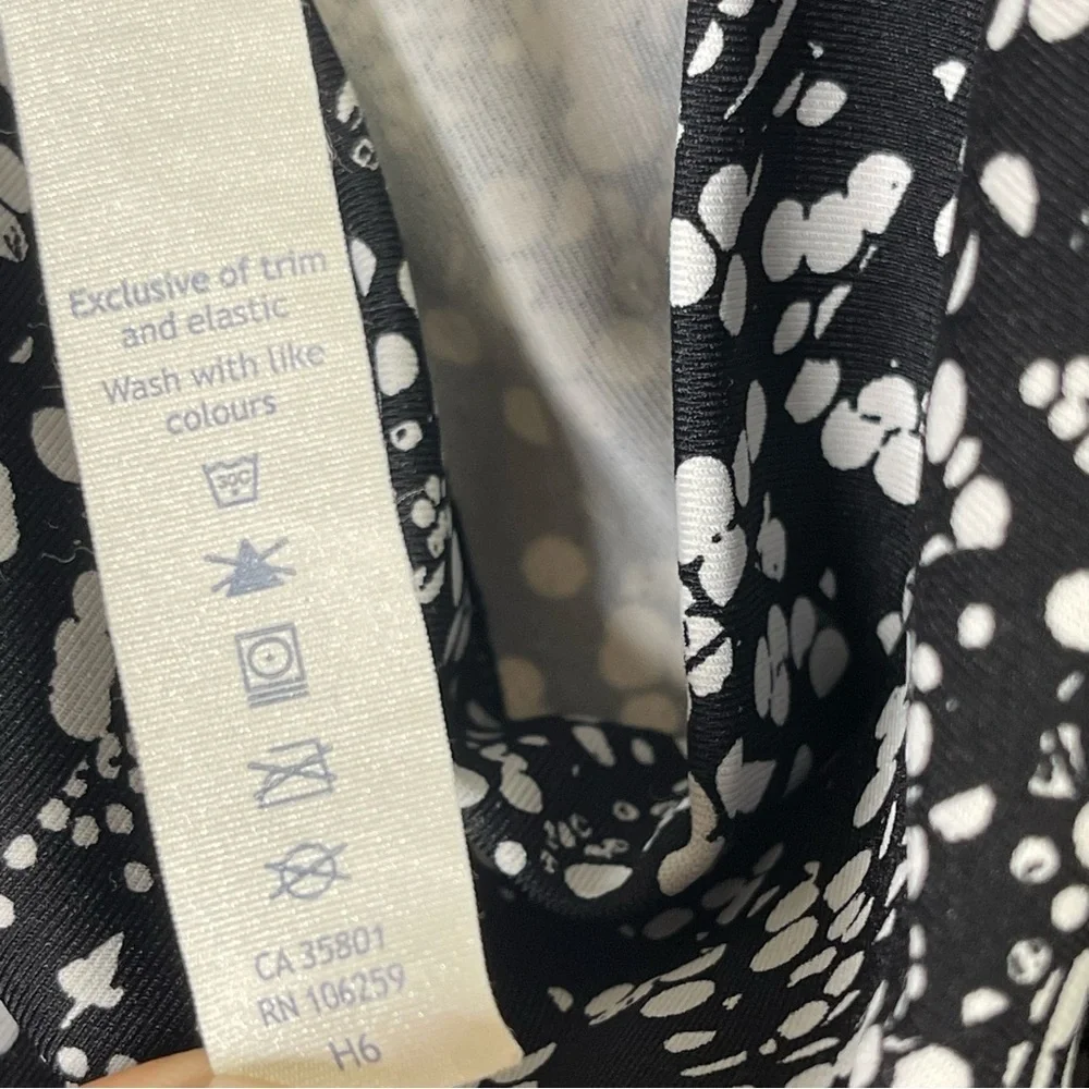 lululemon athletica Size 8 Wunder Under Ice Breaker Iced Wave Leggings Yoga